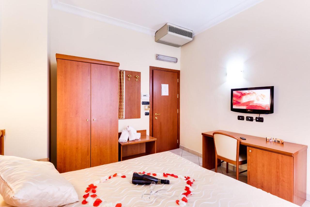 Hotel Suite Caesar Róma Kültér fotó