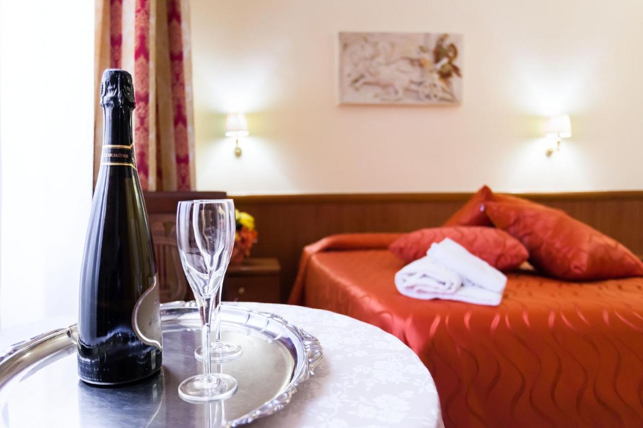 Hotel Suite Caesar Róma Kültér fotó