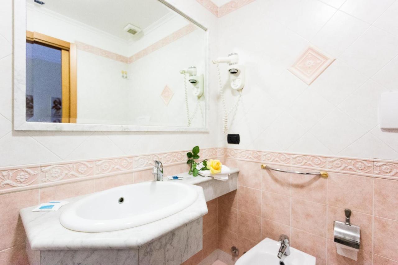 Hotel Suite Caesar Róma Kültér fotó